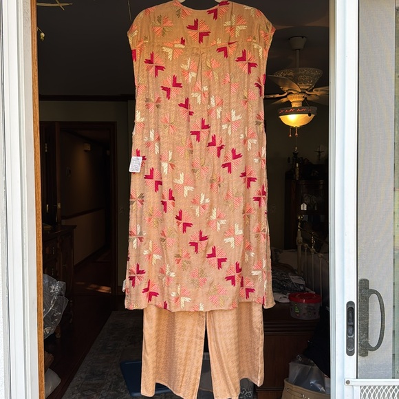 Free People size 6, beautiful tunic with pants, excellent condition very comfy - Picture 5 of 11